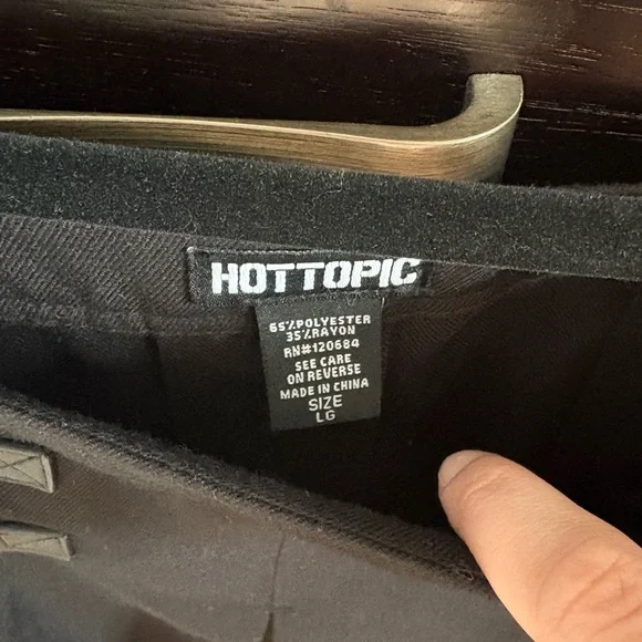 NEW LISTING ✨ Black Mini Skirt - Picture 2 of 4